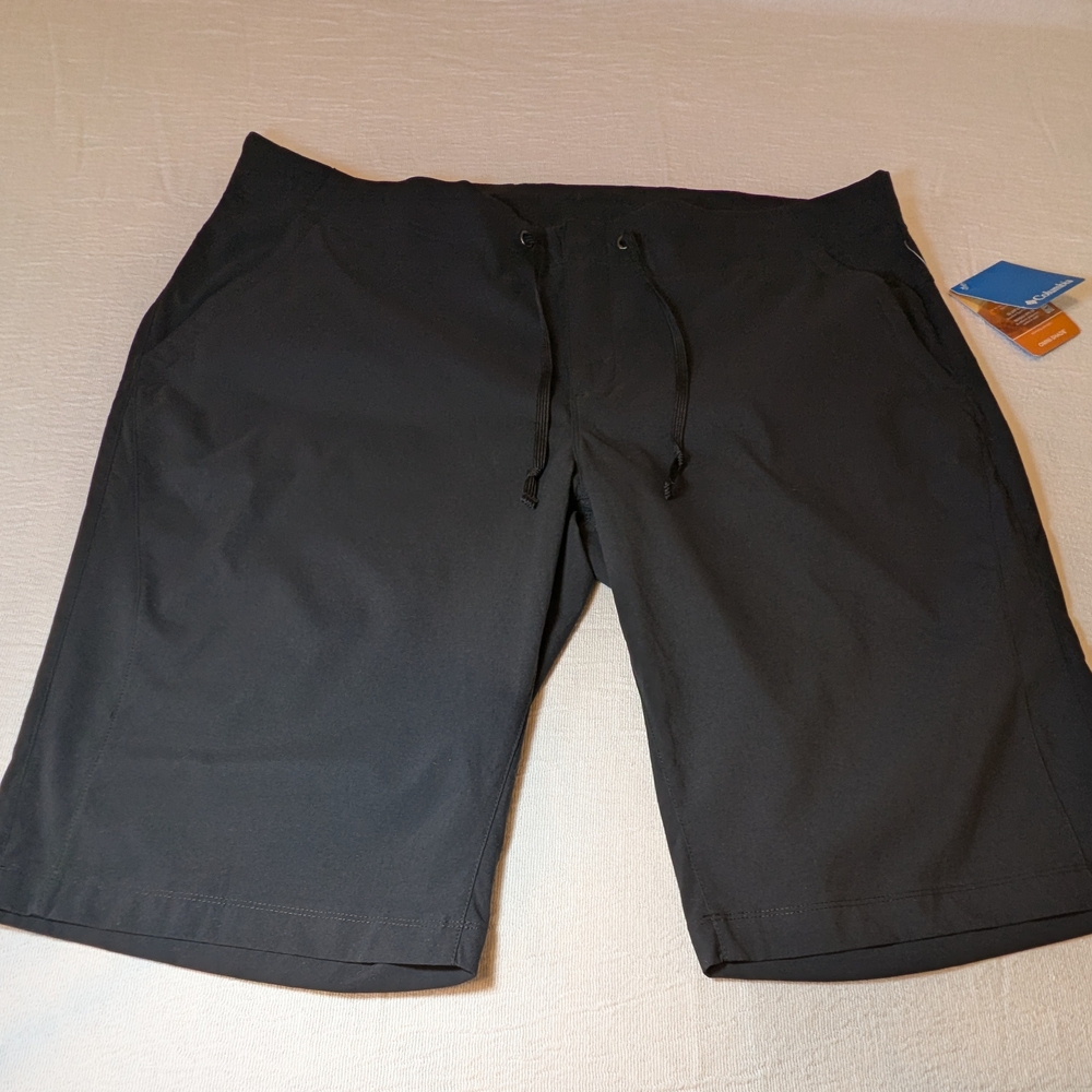 Columbia Black Women's Shorts
